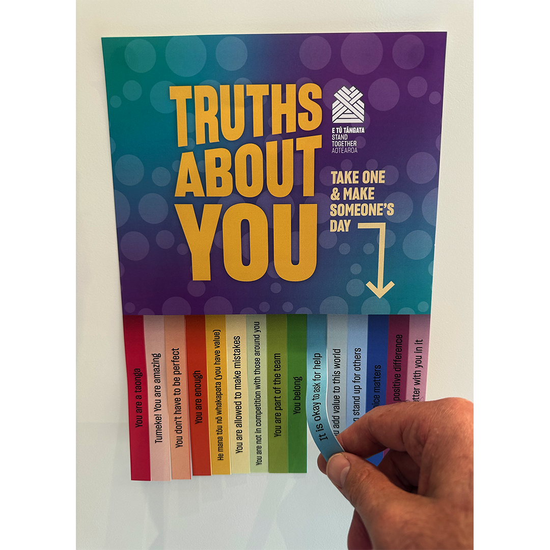 COMPLIMENTS POSTER (PACK OF 10)